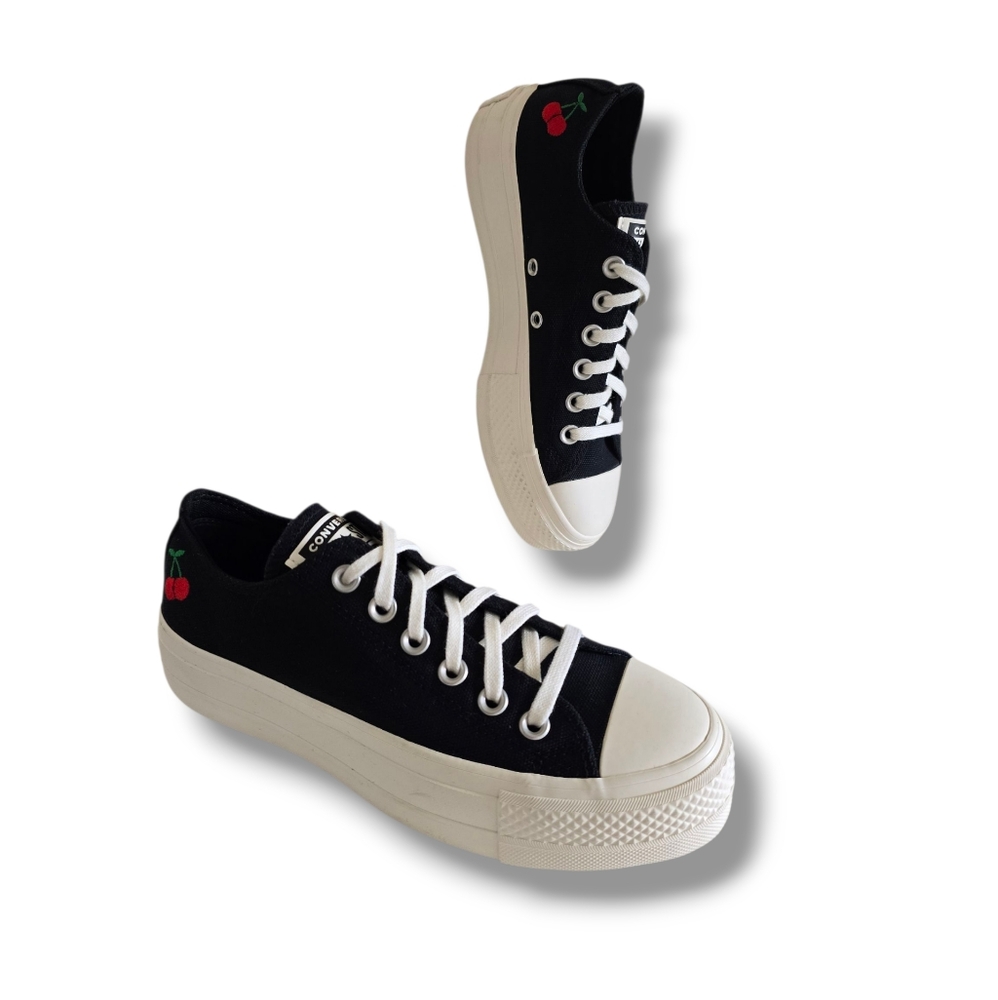 New 🌹CONVERSE Women's Chuck Taylor All-Star Lift Platform Cherries Sneakers - Picture 12 of 16